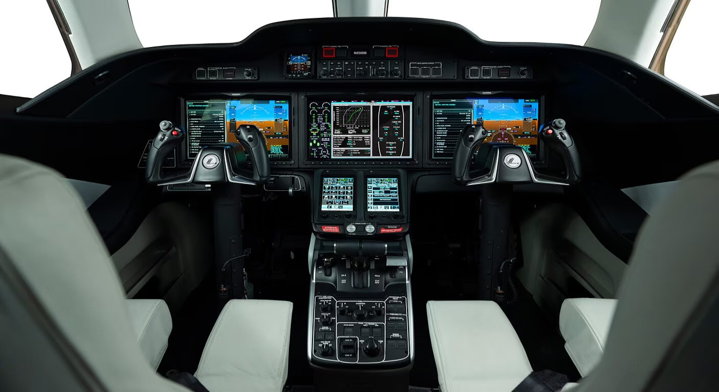 •	Las mejoras constantes en sus sistemas lo mantienen como uno de los más seguros y avanzados.