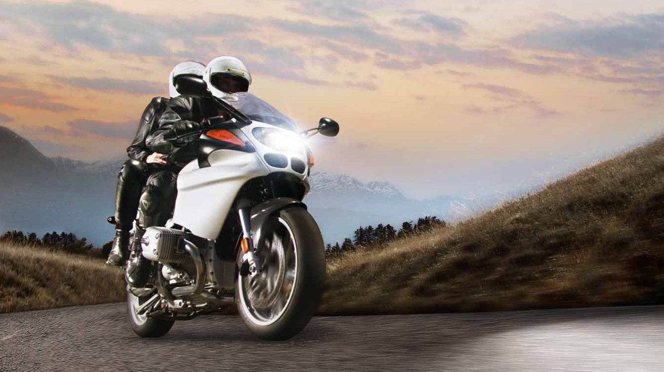 Una buena iluminación garantiza rodar seguro en motocicleta