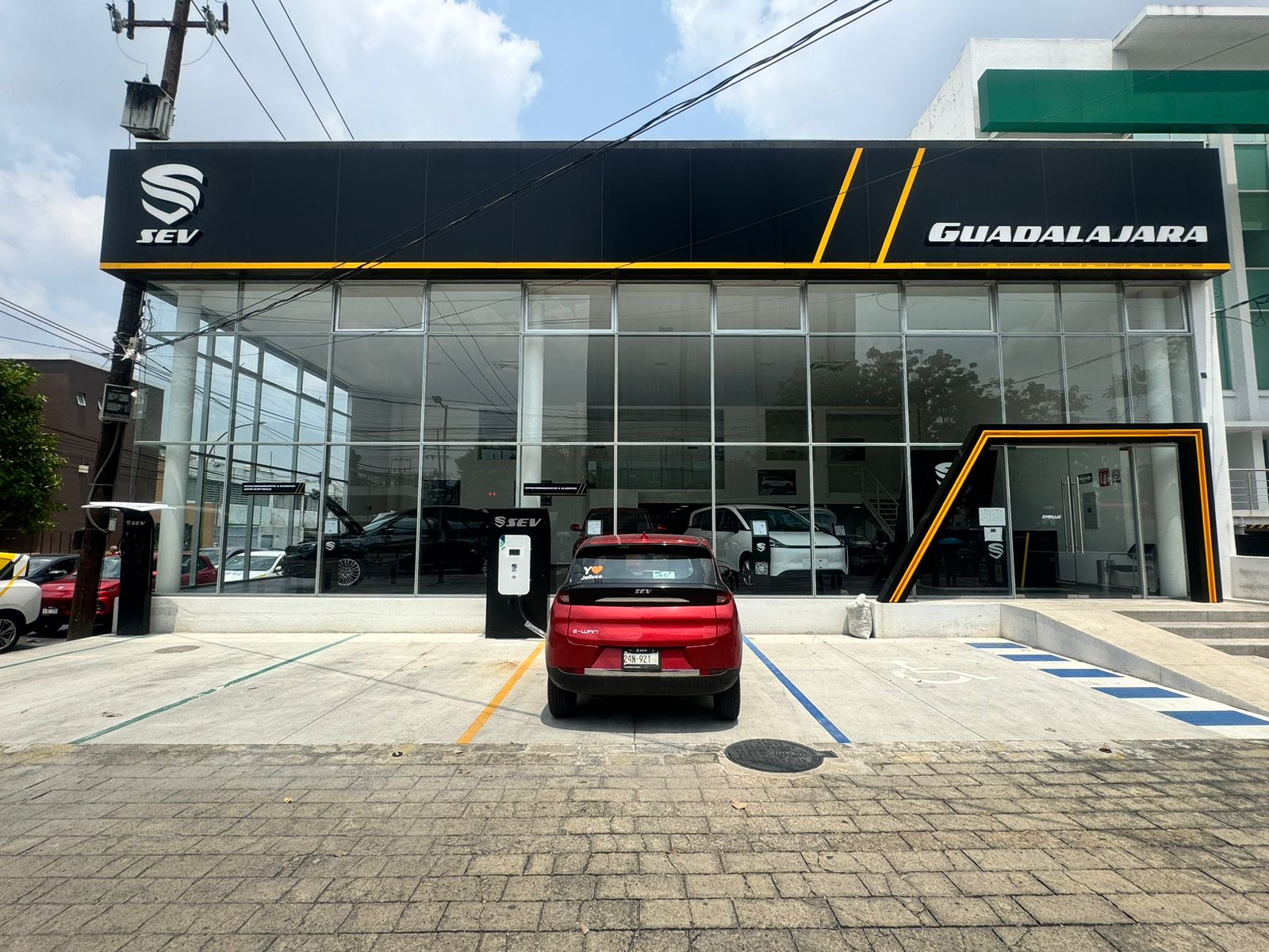 SEV desarrolla su propia red de electrolineras