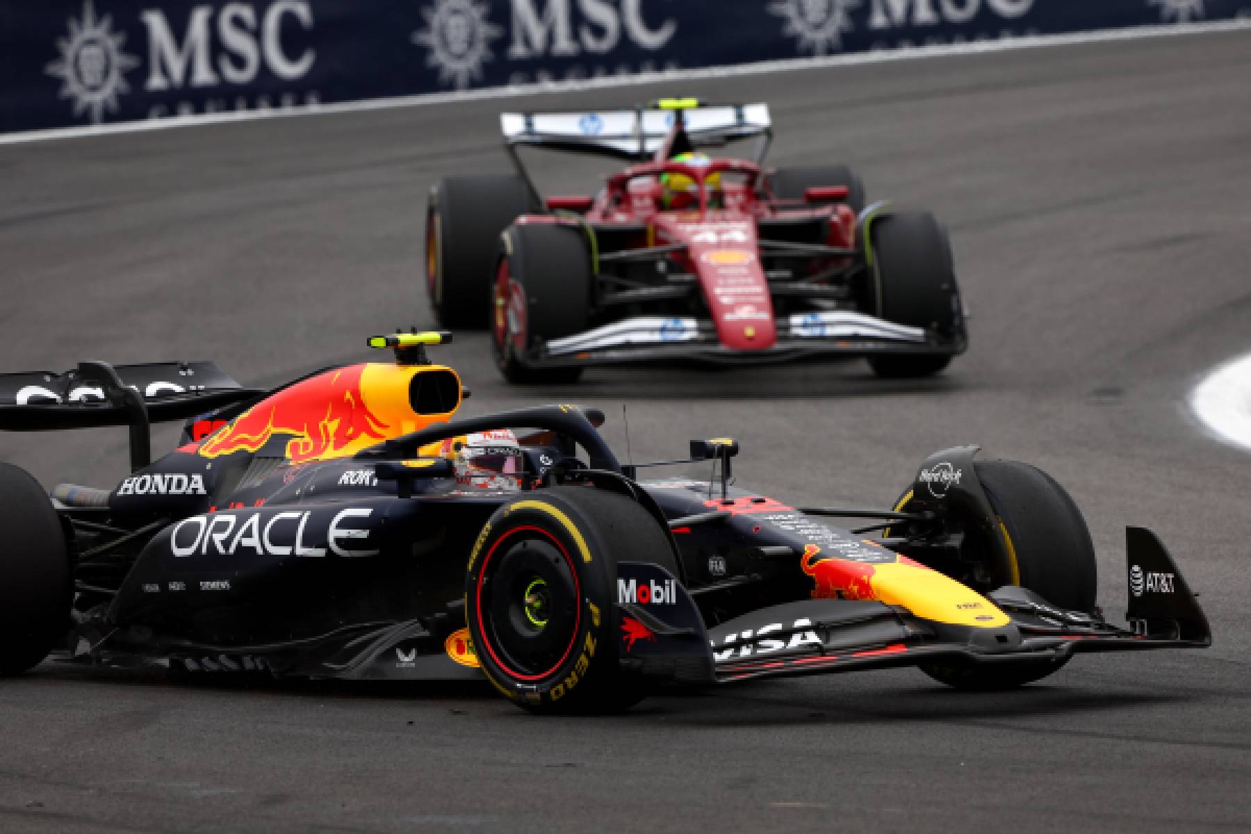 Verstappen consigue el tercer lugar tras salir del pit lane